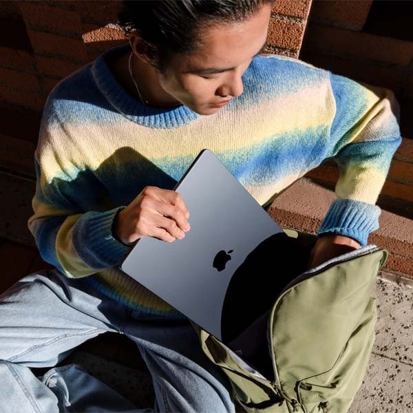 MacBook Air M3 2024 13 inch 16GB 256GB 8-core CPU / 8-core GPU