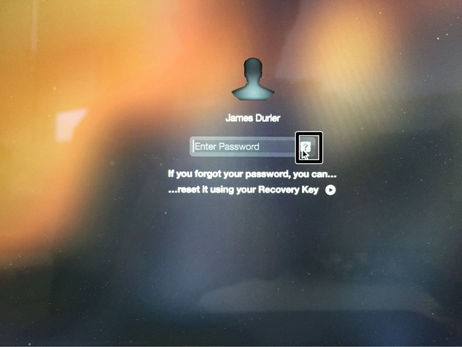 Thông báo “If you forgot your password, you can reset it using your Recovery Key” trên màn hình