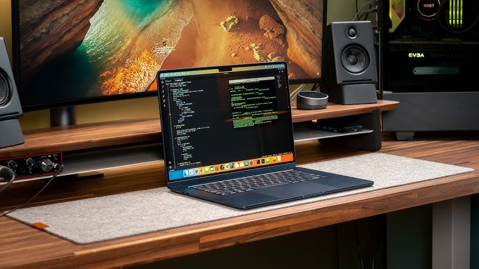 Với RAM 16GB, MacBook Air M2 dễ dàng xử lý các phần mềm đồ họa, phần mềm nặng mượt mà, không giật lag 