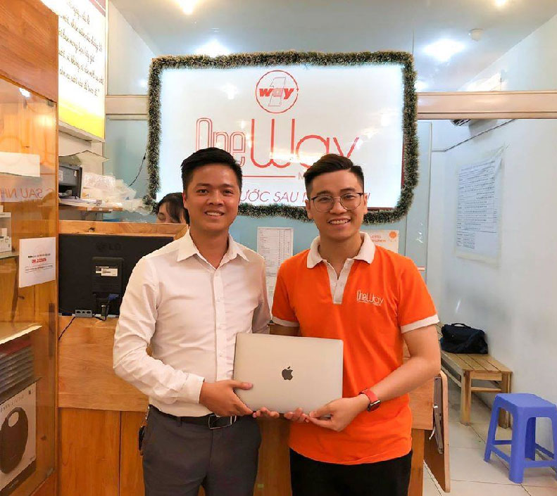 Mua MacBook Air 15 inch tại Oneway
