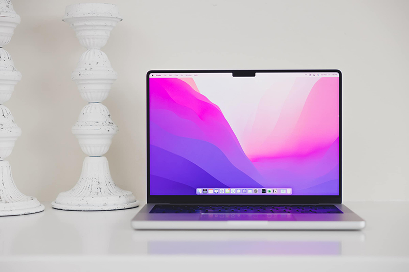 2.4 MacBook Pro 2021 và 2023 