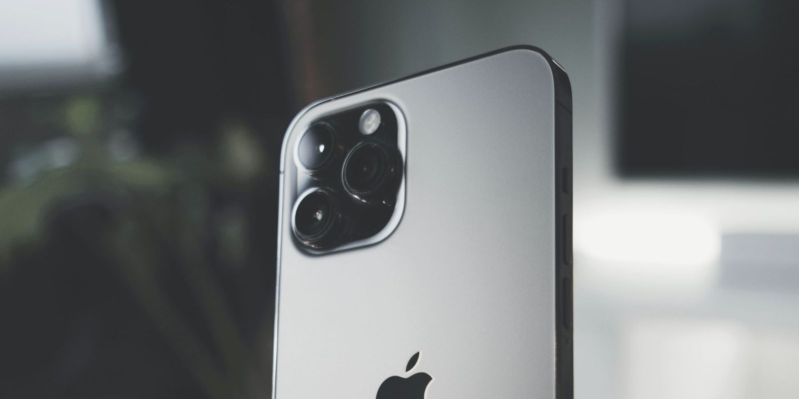 iPhone 13 có tính năng ổn định hình ảnh dịch chuyển cảm biến ở tất ...