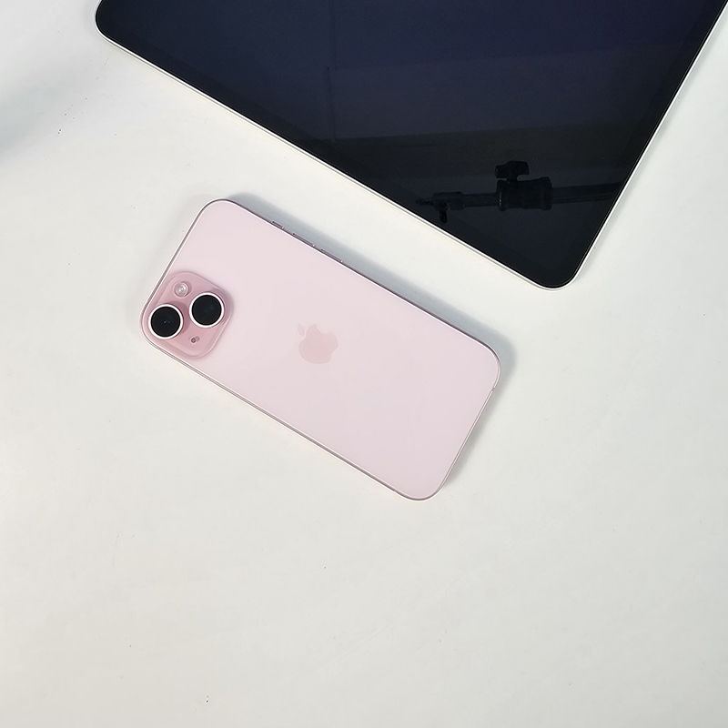 iPhone 15 màu hồng có mấy phiên bản?