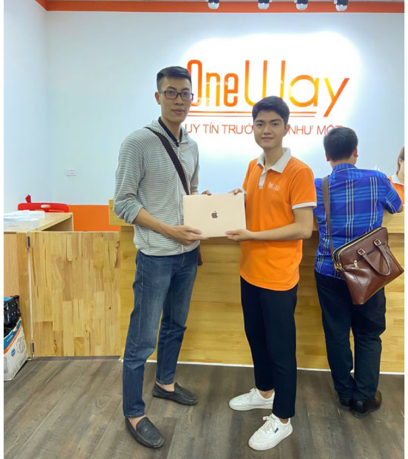 Khách hàng nhận được nhiều ưu đãi khi mua MacBook Air 2020 cũ ở Oneway