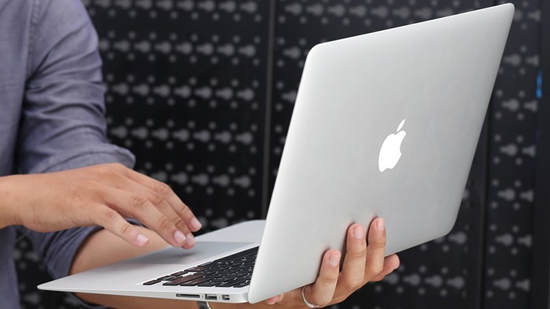 Nếu tài chính không quá dư giả, thì mua MacBook Air 2017 cũ là lựa chọn sáng suốt