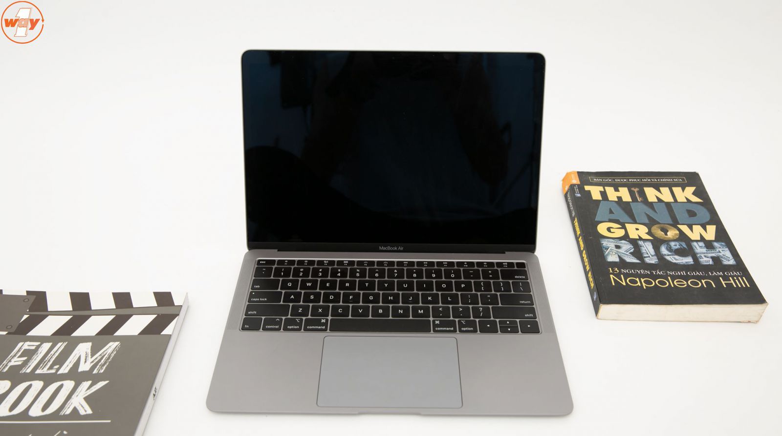 MacBook Air đời 2018 - 13 inch  - 128GB MRE82 cũ