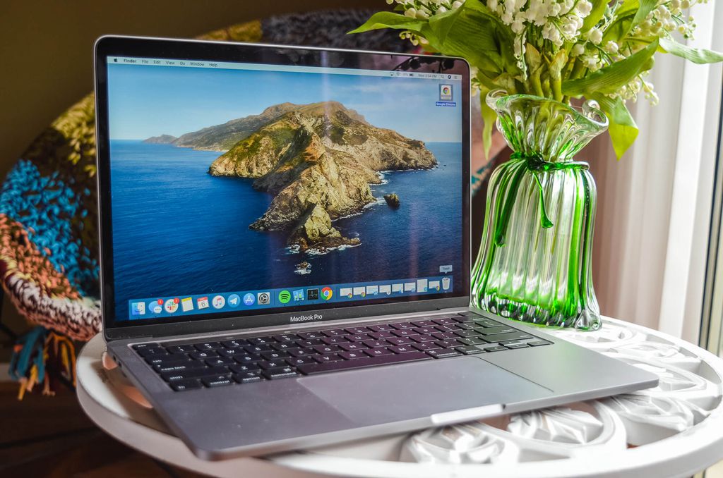 Thiết kế thời thượng của MacBook Pro 2020 13 inch MWP72